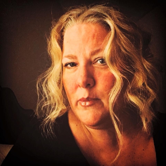 Meet your Posher, Kim - Picture 1 of 1